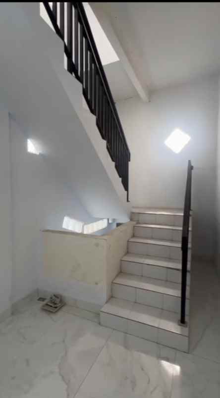 rumah renov ready siap huni di kalideres permai