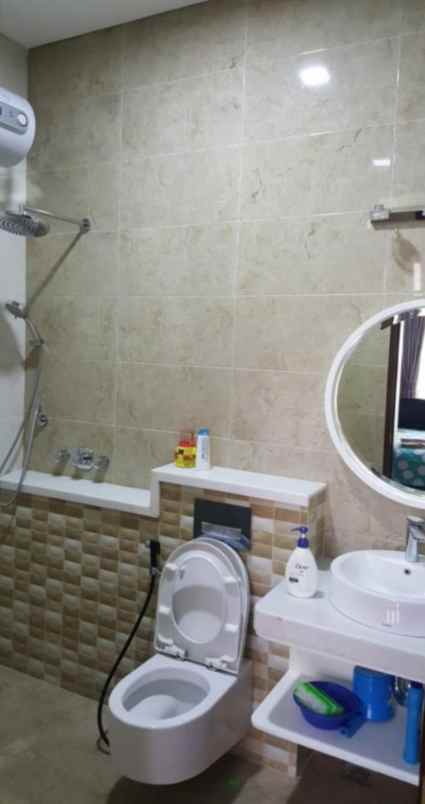 rumah second 2 lantai di grand galaxy city bekasi