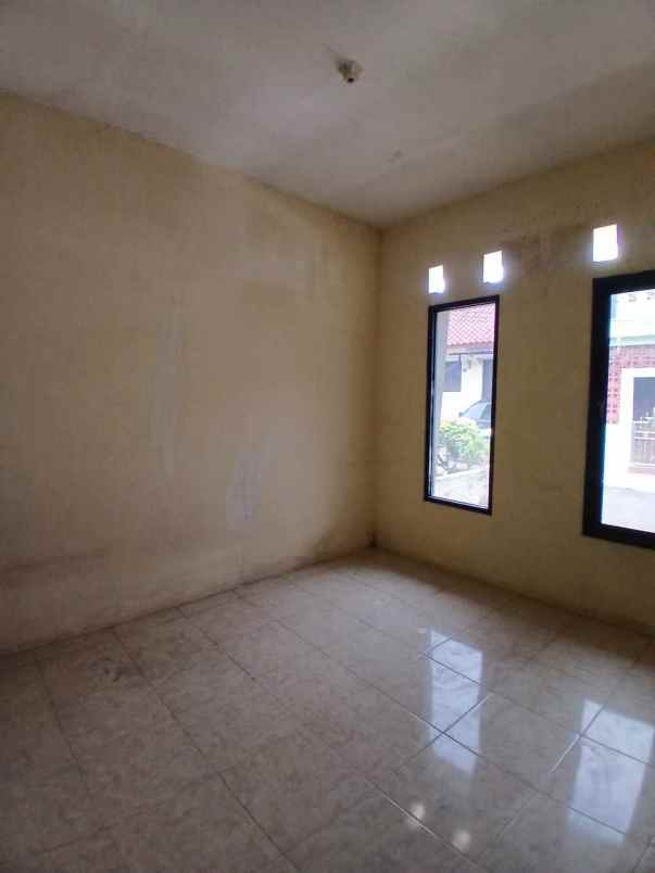 rumah second dalam cluster di bella casa residence