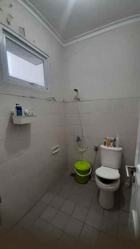 rumah second siap huni di sakura regency3 bekasi