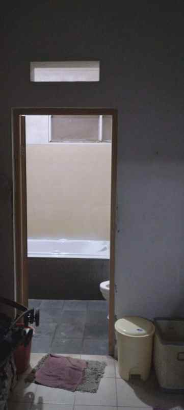 rumah second terawat di cinere depok