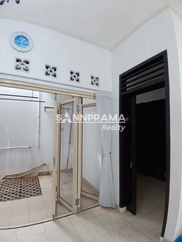rumah siap huni dalam perumahan meruyung depok rn