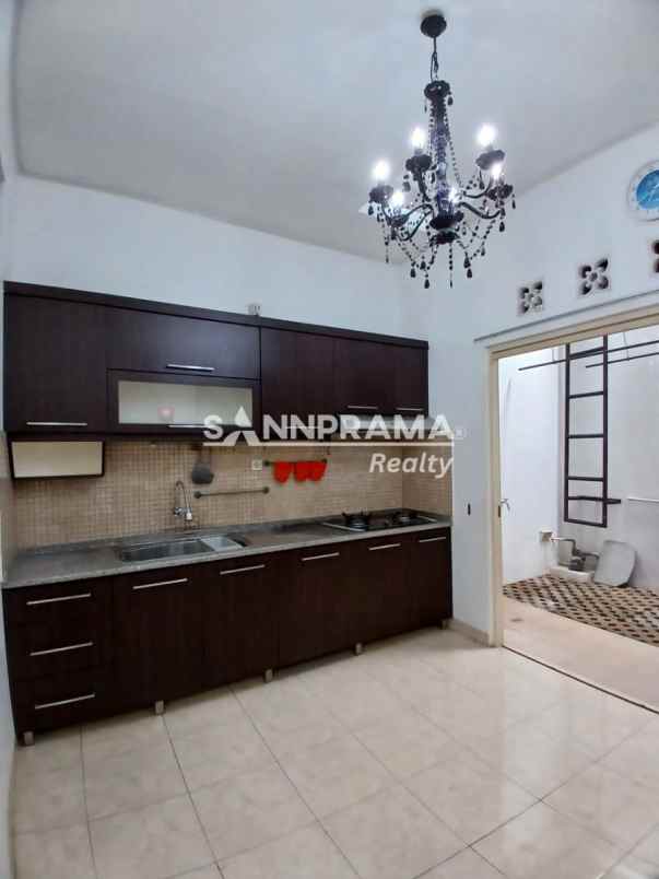 rumah siap huni dalam perumahan meruyung depok rn