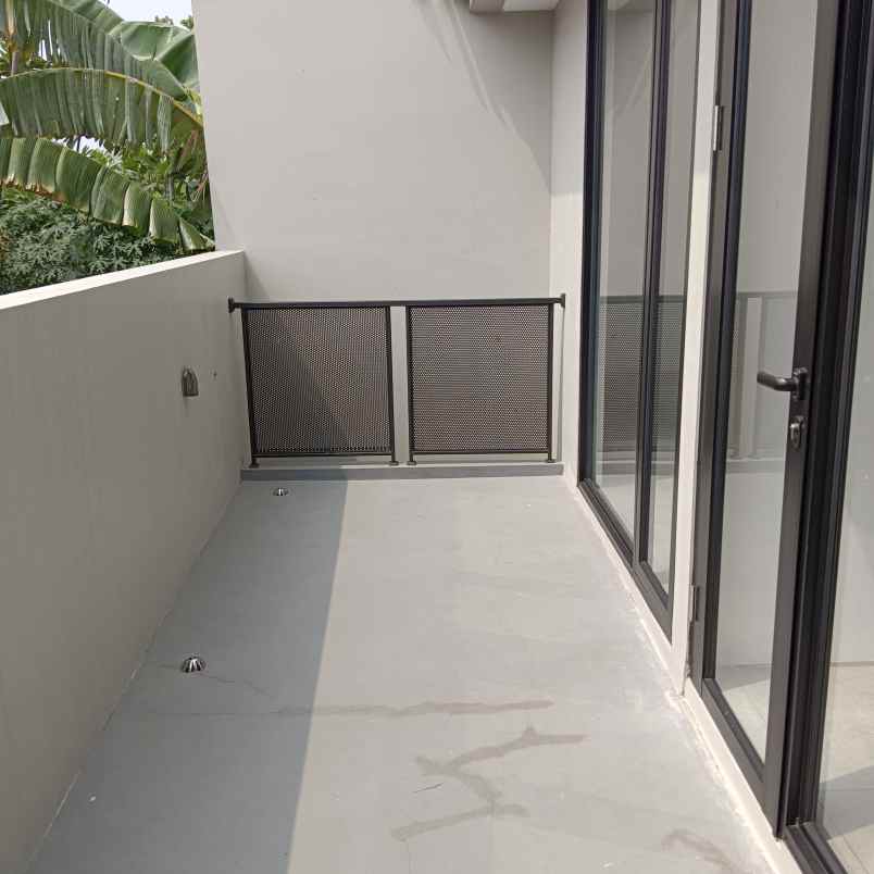 rumah siap huni di bintaro dekat stasiun dan tol