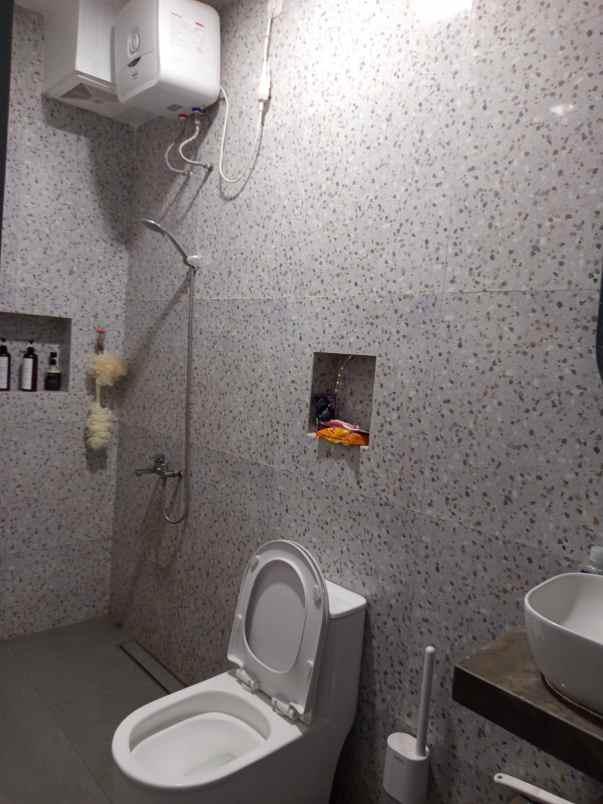 rumah siap huni sangat strategis bebas banjir di depok