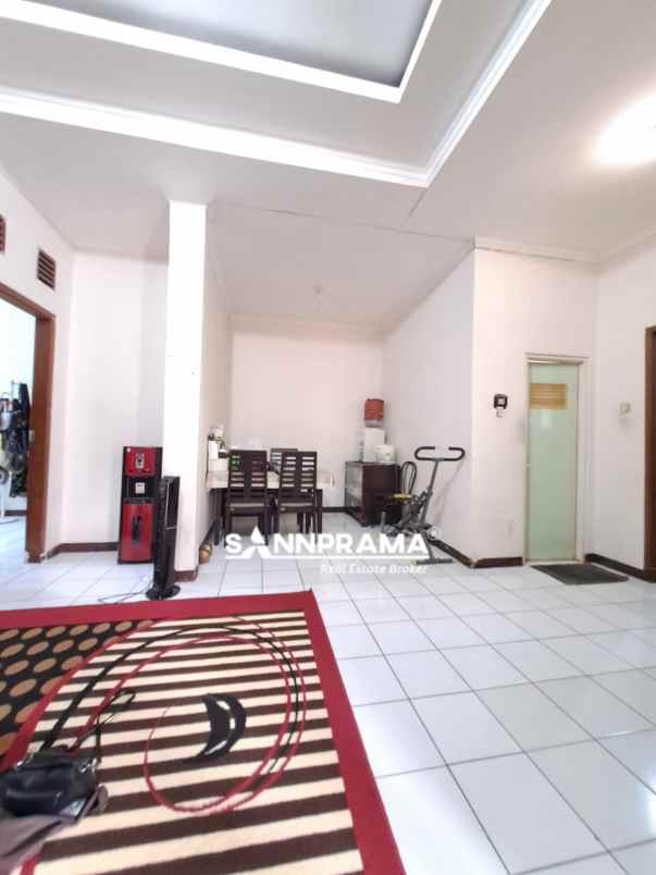 rumah siap huni semi furnished di tanah baru beji