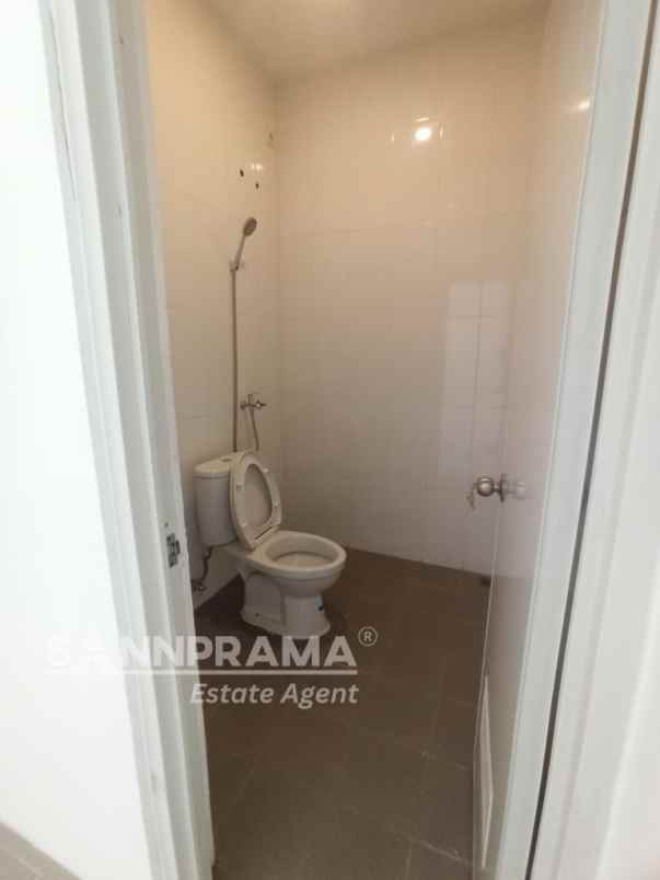 rumah strategis dalam townhouse cinangka