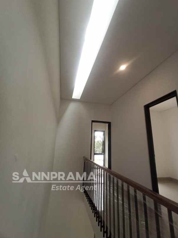 rumah strategis dalam townhouse cinangka