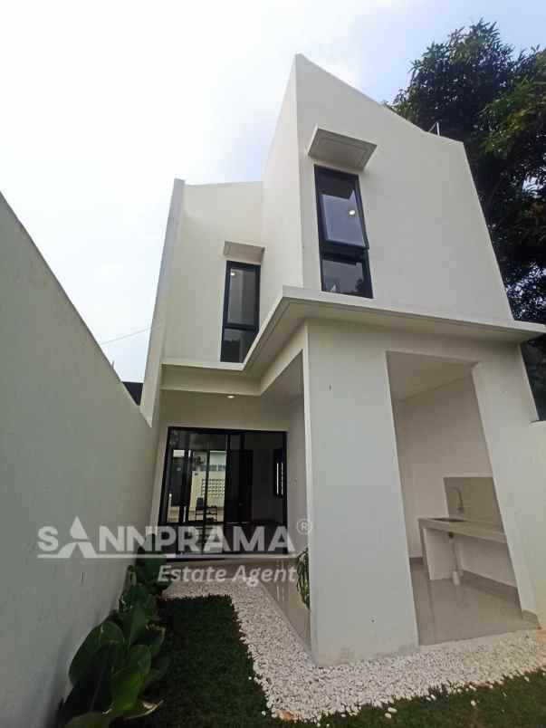 rumah strategis dalam townhouse cinangka