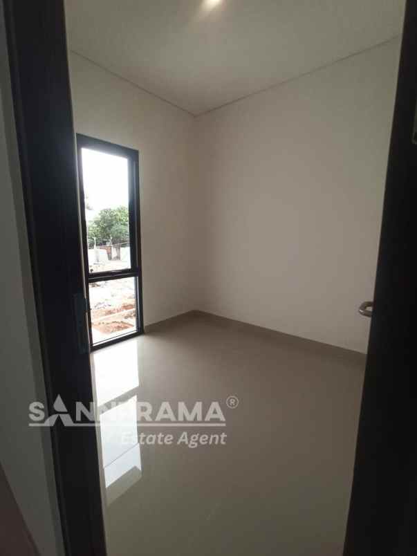 rumah strategis dalam townhouse cinangka