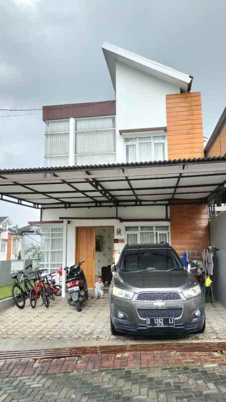 rumah strategis di lembang