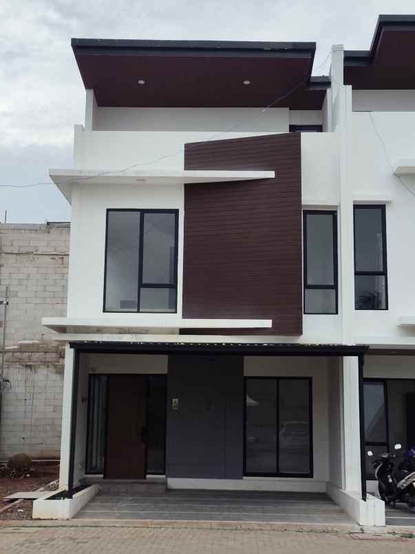 rumah strategis tangsel dekat stasiun