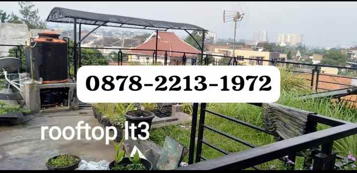 rumah terawat dekat ke kampus univ maranatha