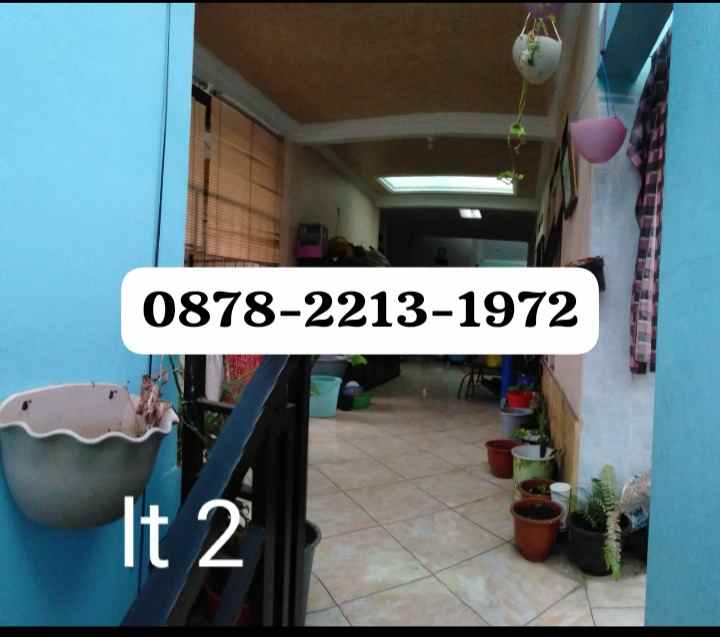 rumah terawat dekat ke kampus univ maranatha