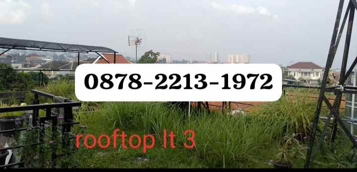 rumah terawat dekat ke kampus univ maranatha
