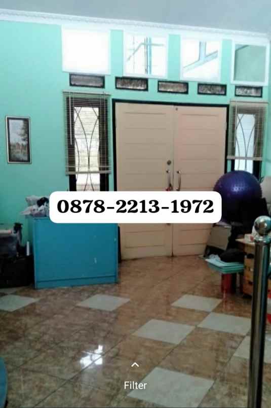 rumah terawat dekat ke kampus univ maranatha