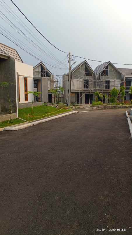 rumah view gunung dan view alam dibawahnya