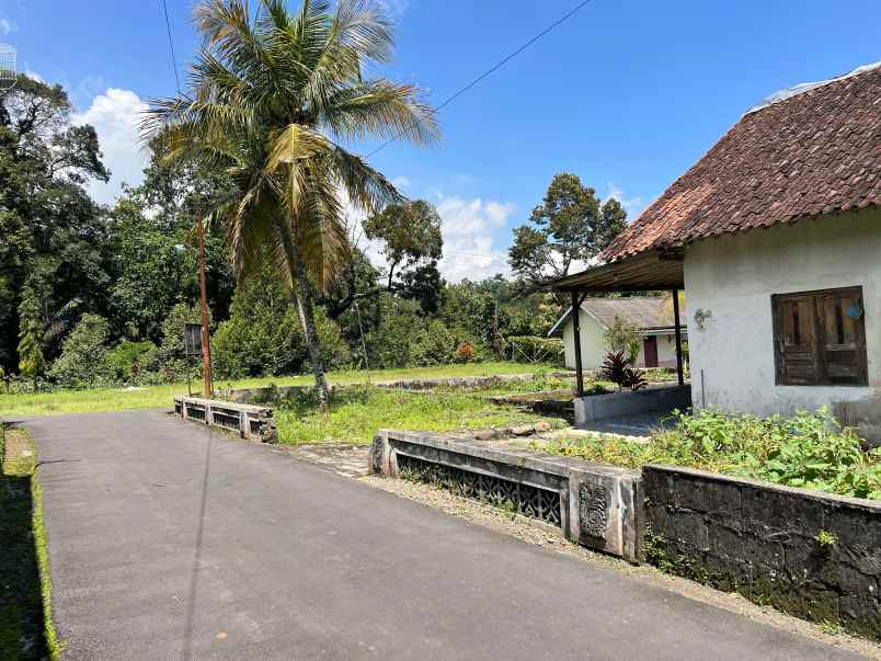 tanah 226m kawasan wisata kemuning karanganyar