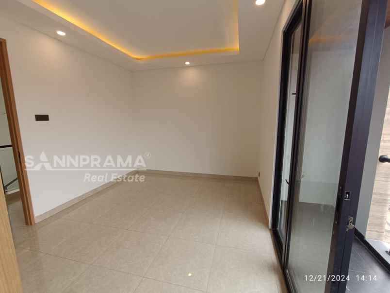 townhouse mewah 2 lantai di rangkapan jaya baru depok