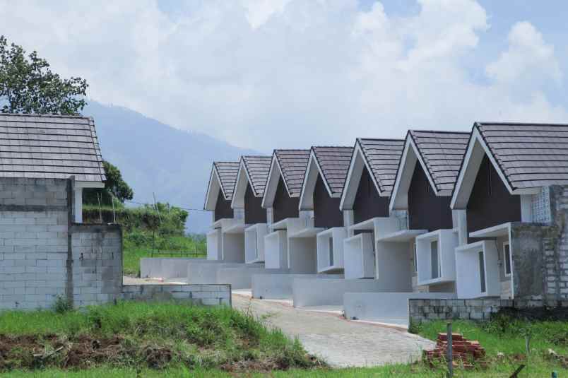 villa malang murah di puncak karangploso malang