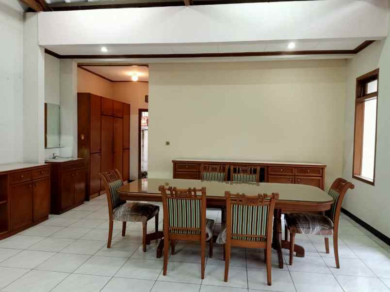 bangunan heritage mainroad riau bandung untuk usaha