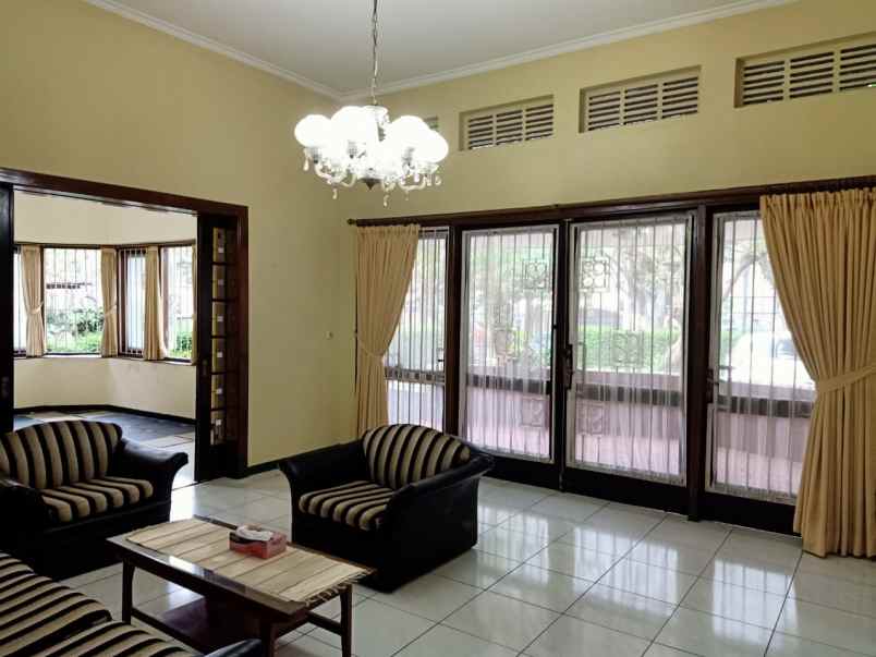 bangunan heritage mainroad riau bandung untuk usaha