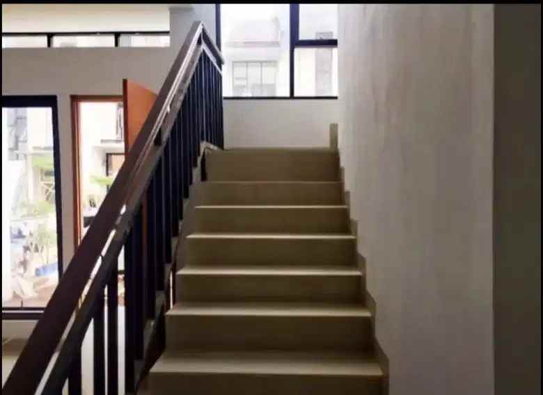 butuh terjual segera rumah di legoso ciputat dekat uin