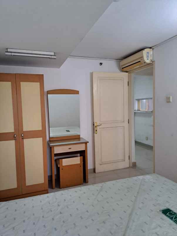 dijual apartemen apartemen wisma gading permai