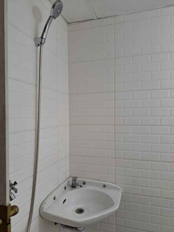 dijual apartemen apartemen wisma gading permai