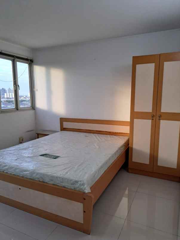 dijual apartemen apartemen wisma gading permai