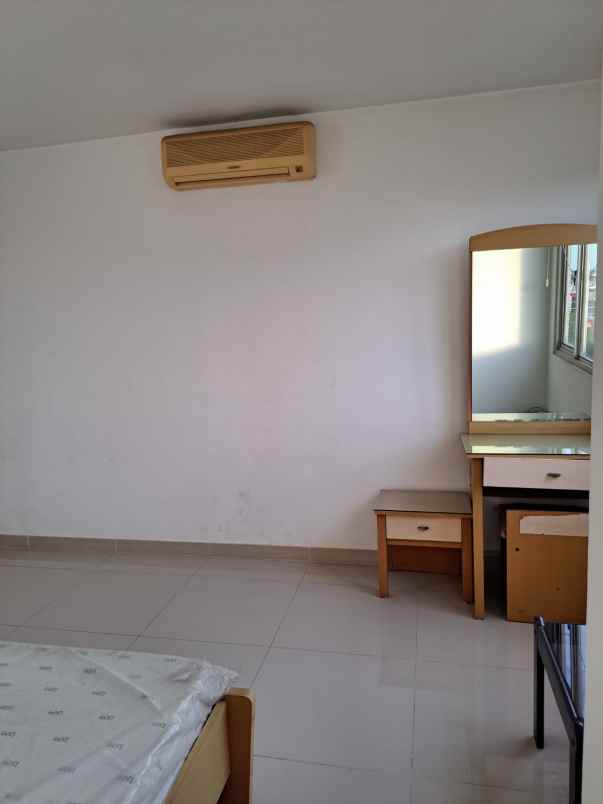 dijual apartemen apartemen wisma gading permai