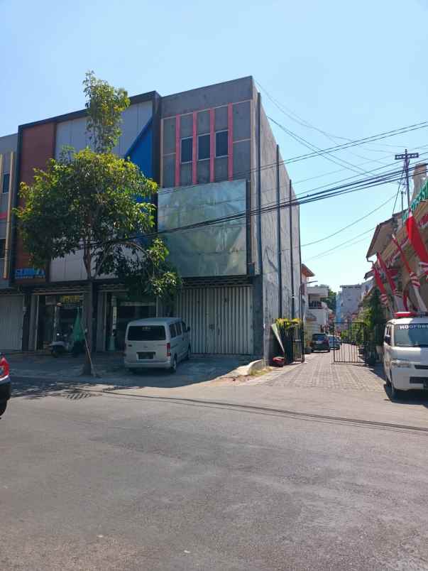 Ruko Surabaya Utara Jalan Pahlawan 3 Lantai Hadap Utara