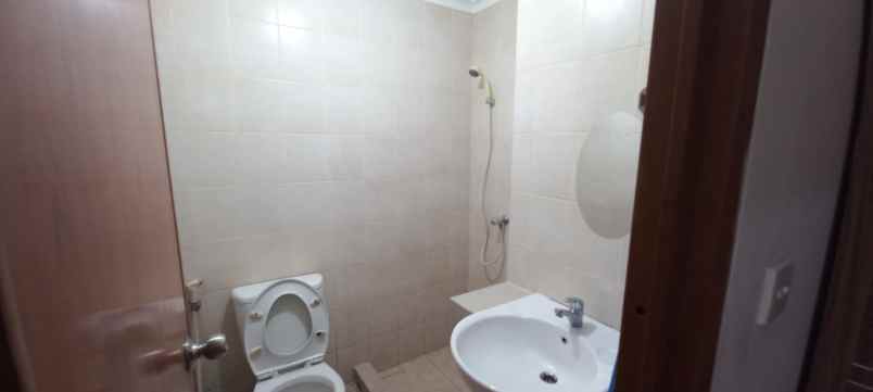 dijual cepat apartemen maple park tower b lantai 16