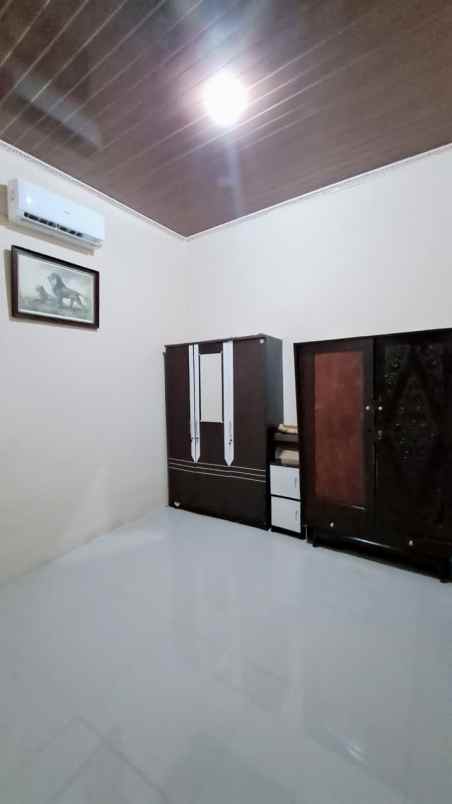 dijual cepat rumah 3 lantai cinere limo depok