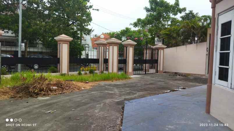 dijual cepat rumah mewah di jalan diponegoro surabaya