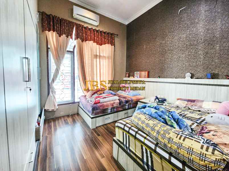 dijual cepat villa komplek graha metropolitan