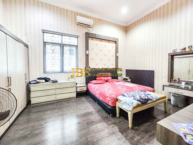 dijual cepat villa komplek graha metropolitan