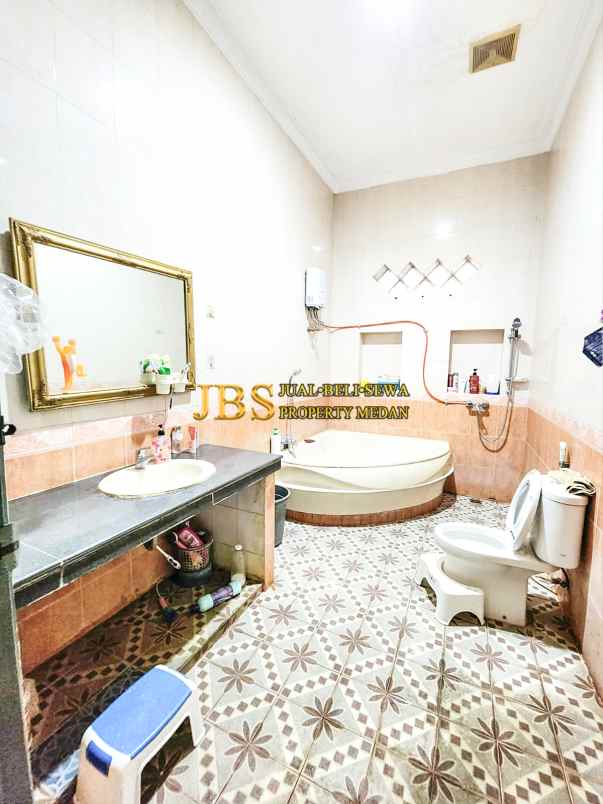 dijual cepat villa komplek graha metropolitan