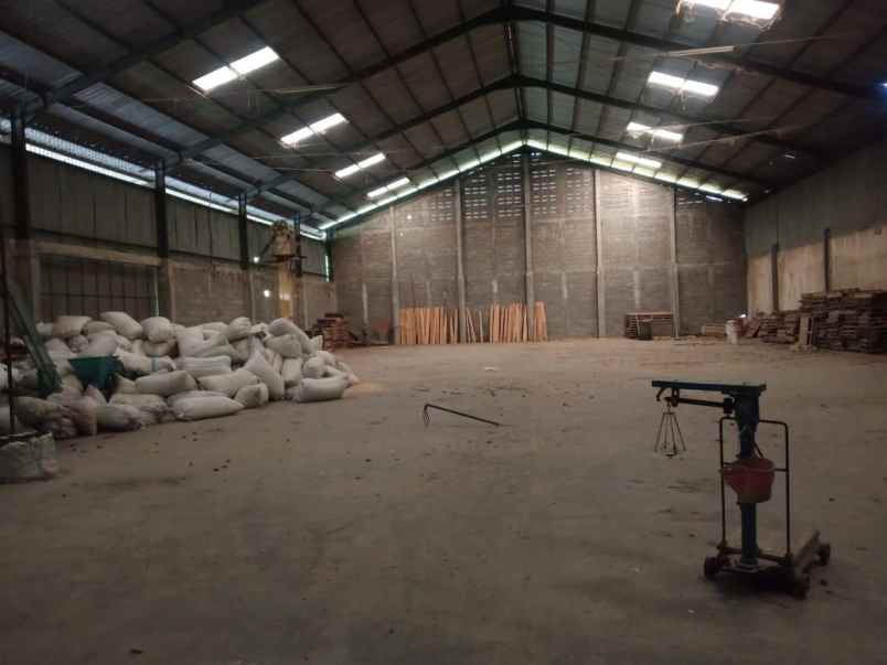 dijual gudang di jombang