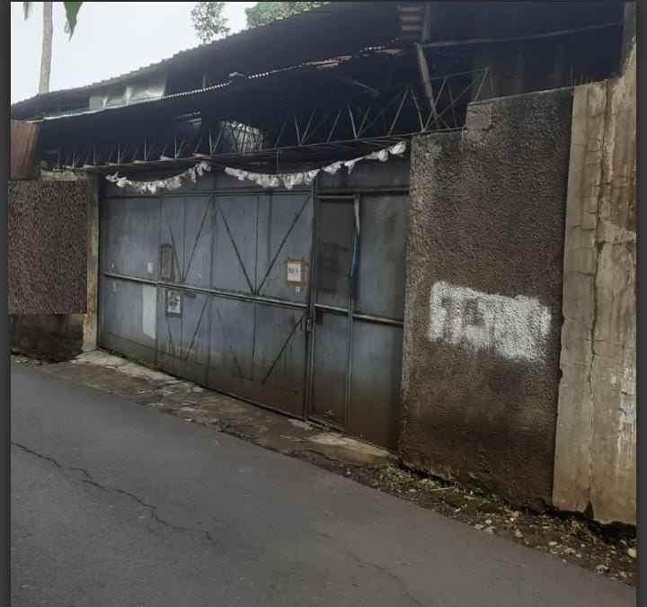 dijual gudang luas 607 meter di raya kebayoran lama