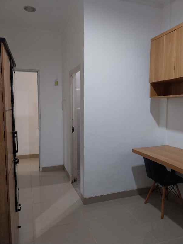 dijual kost vokasi depok