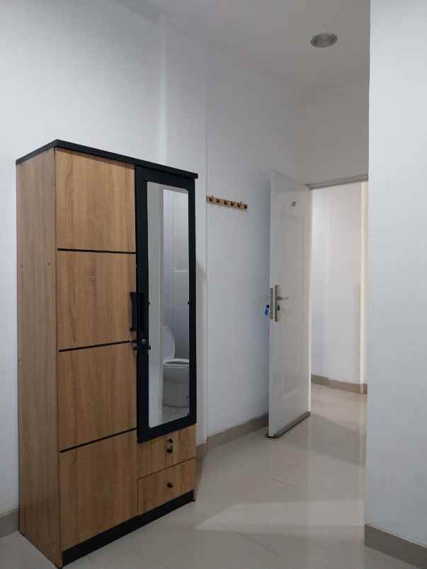 dijual kost vokasi depok