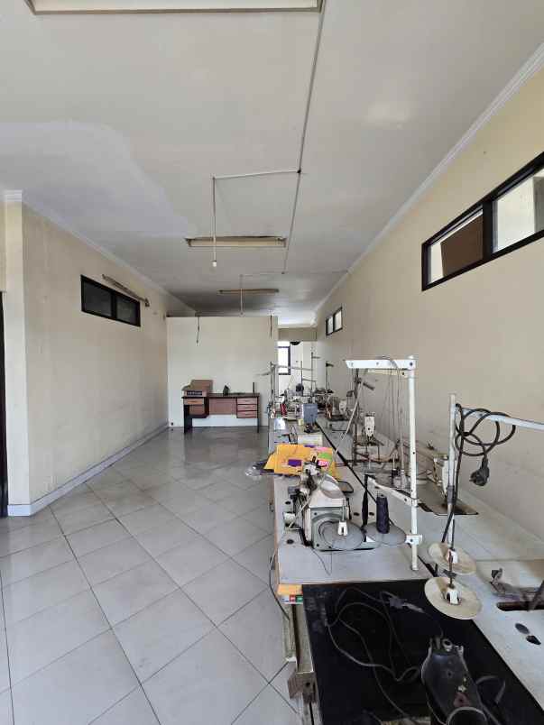 dijual ruang usaha cocok untuk kost2an di duren sawit