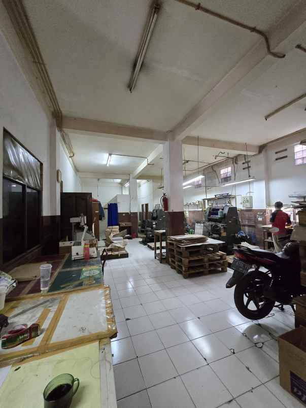 dijual ruang usaha cocok untuk kost2an di duren sawit