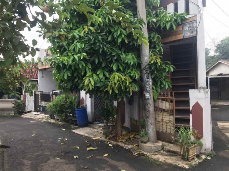 dijual rugi rumah di serpong tangerang selatan banten