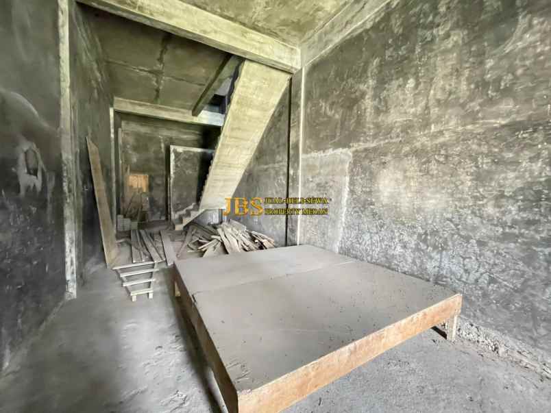 dijual ruko di jalan menteng raya medan kondisi kosong