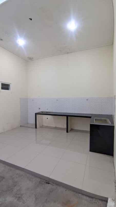 dijual ruko gudang kantor de java inside kuwukan