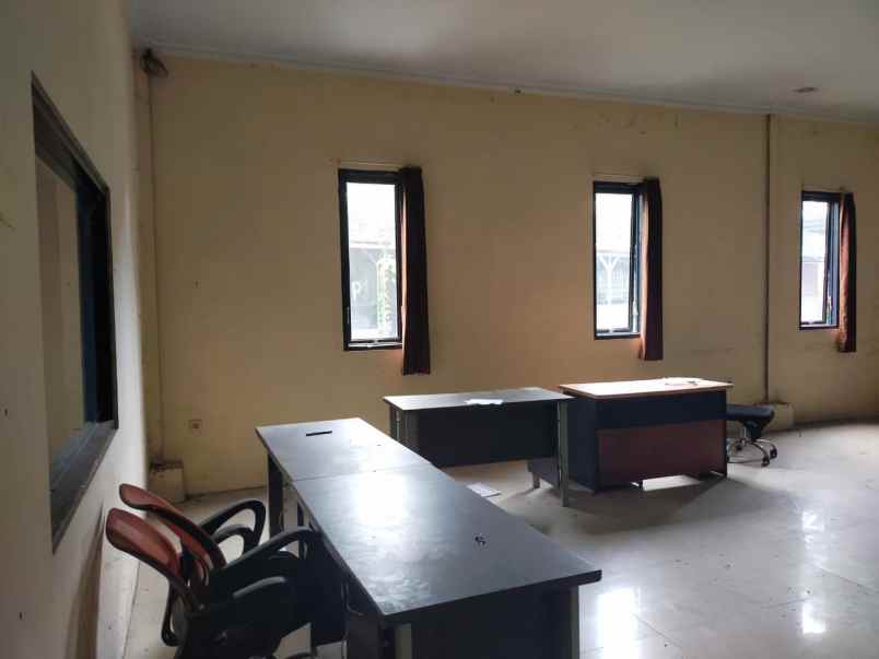 dijual ruko gudang kantor jalan raya randuagung