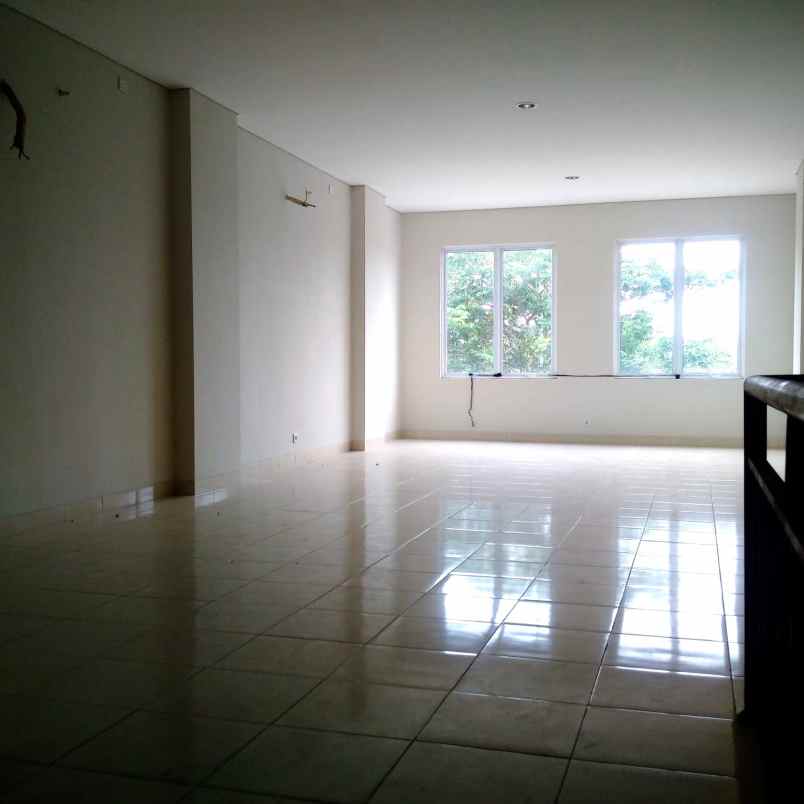 dijual ruko gudang kantor jgc jakarta garden city cakung