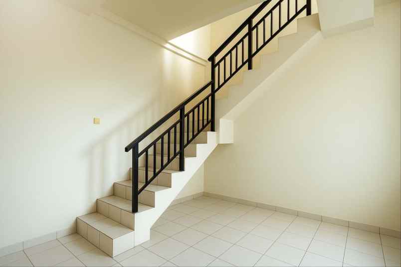 dijual ruko gudang kantor jurang manggu timur pondok